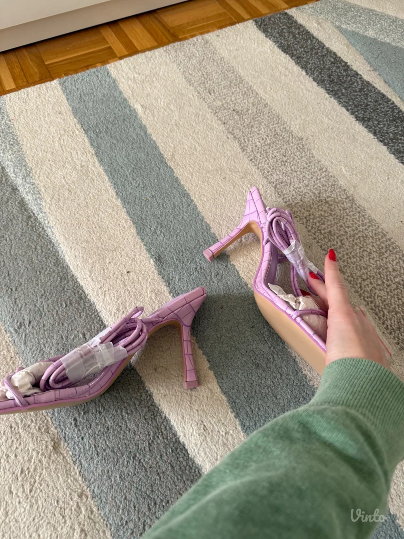 Public desire cipele nenosene nove 38