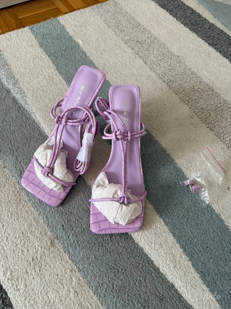 Public desire cipele nenosene nove 38