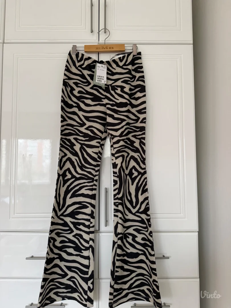 H&M helanke nove sa etiketom S