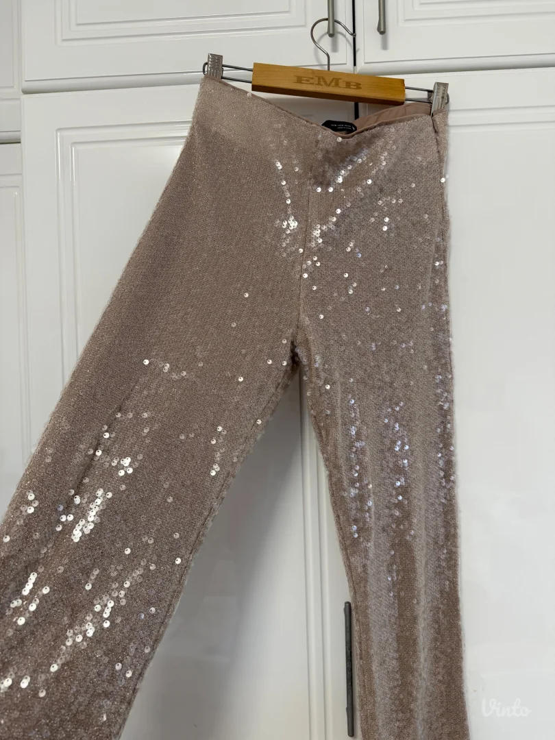 Zara pantalone sljokicave S