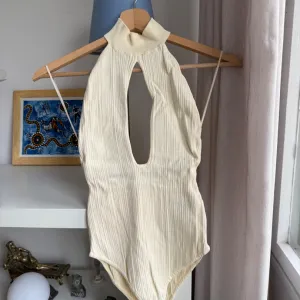 Zara body S
