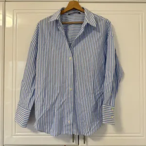 Zara kosulja S nenosena