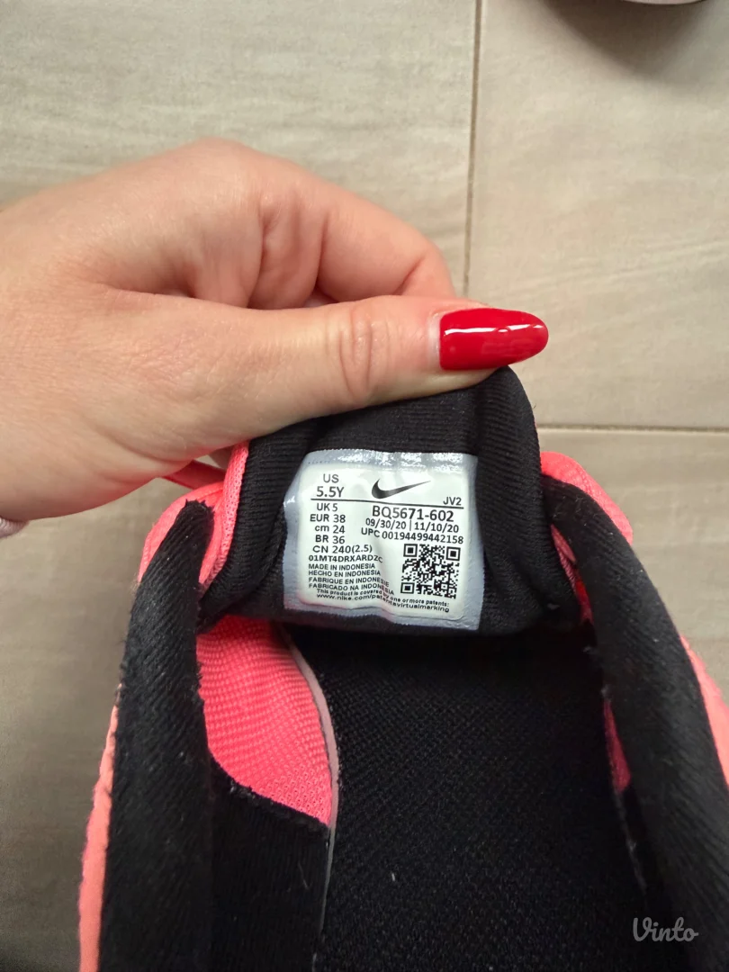 Nike Revolution patike za trening 38