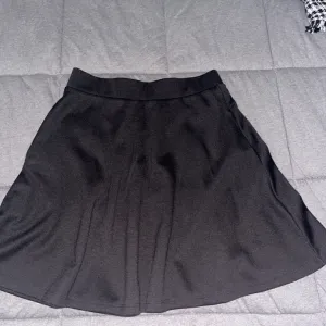 new yorker crna suknjica