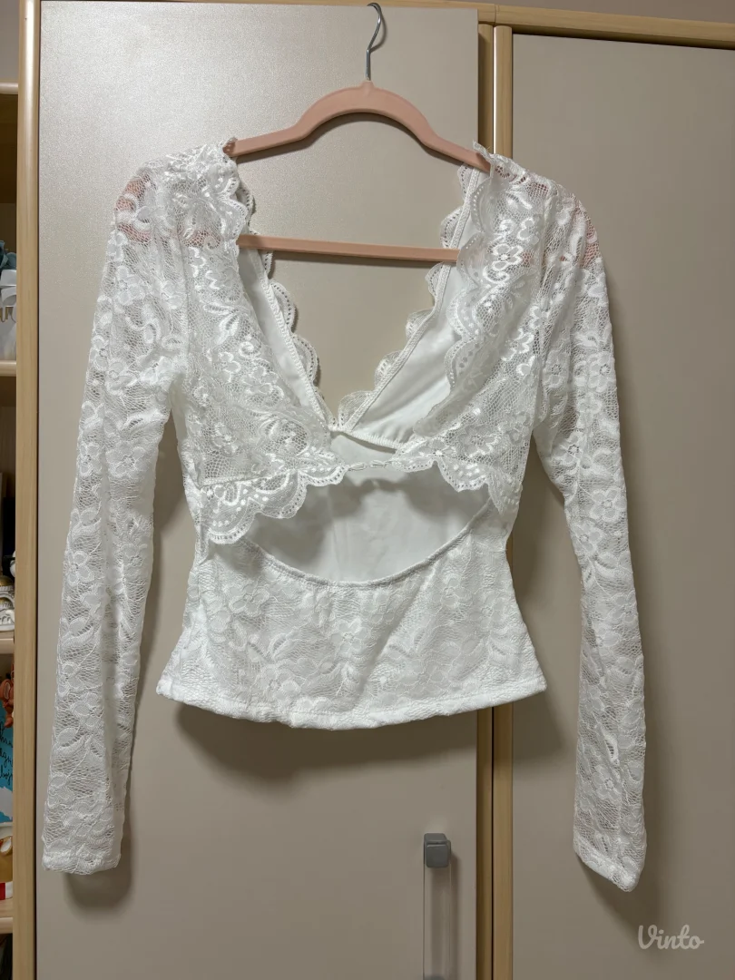 Bela čipka majica
