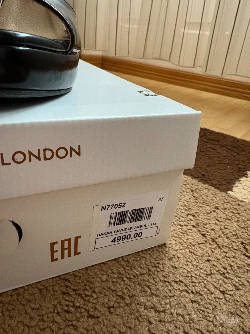 Crne ženske štikle