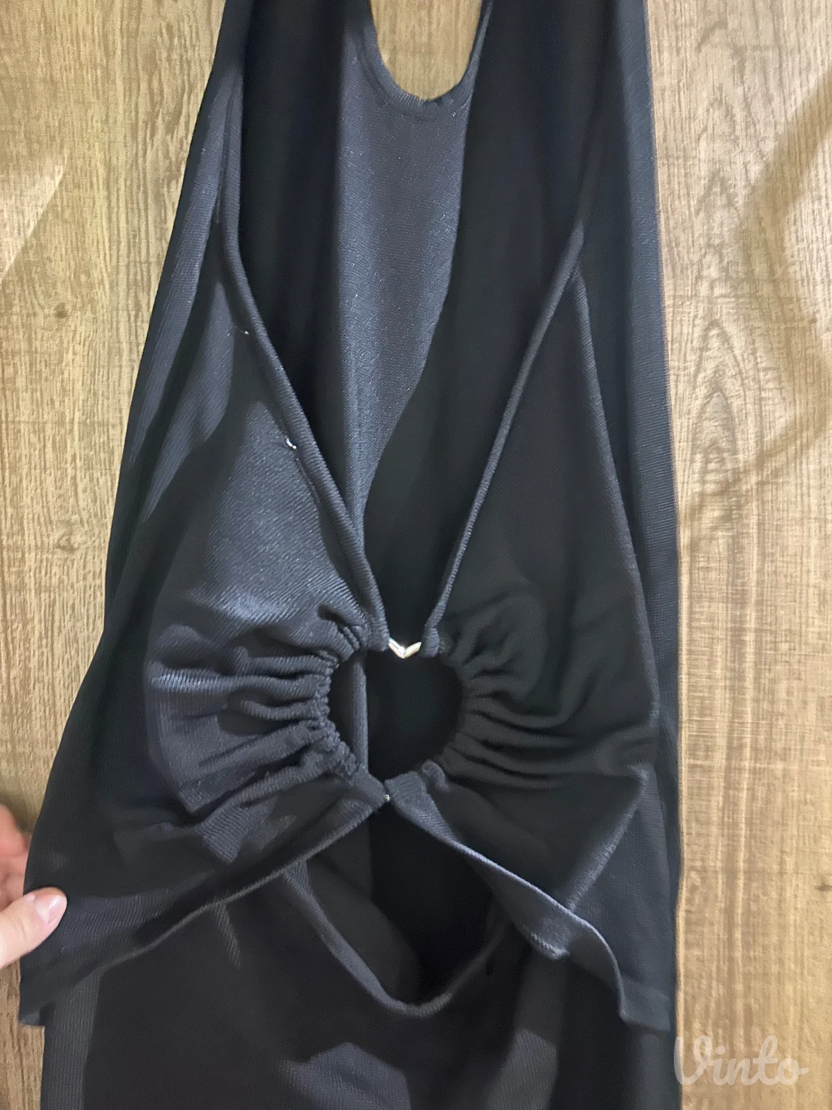 Crna uska midi halterneck haljina sa golim ledjima zara