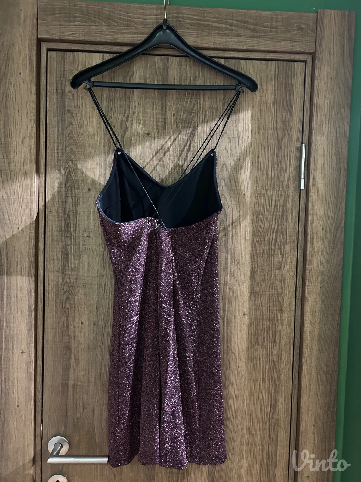 Roze Bershka mini haljina sa sljokicama