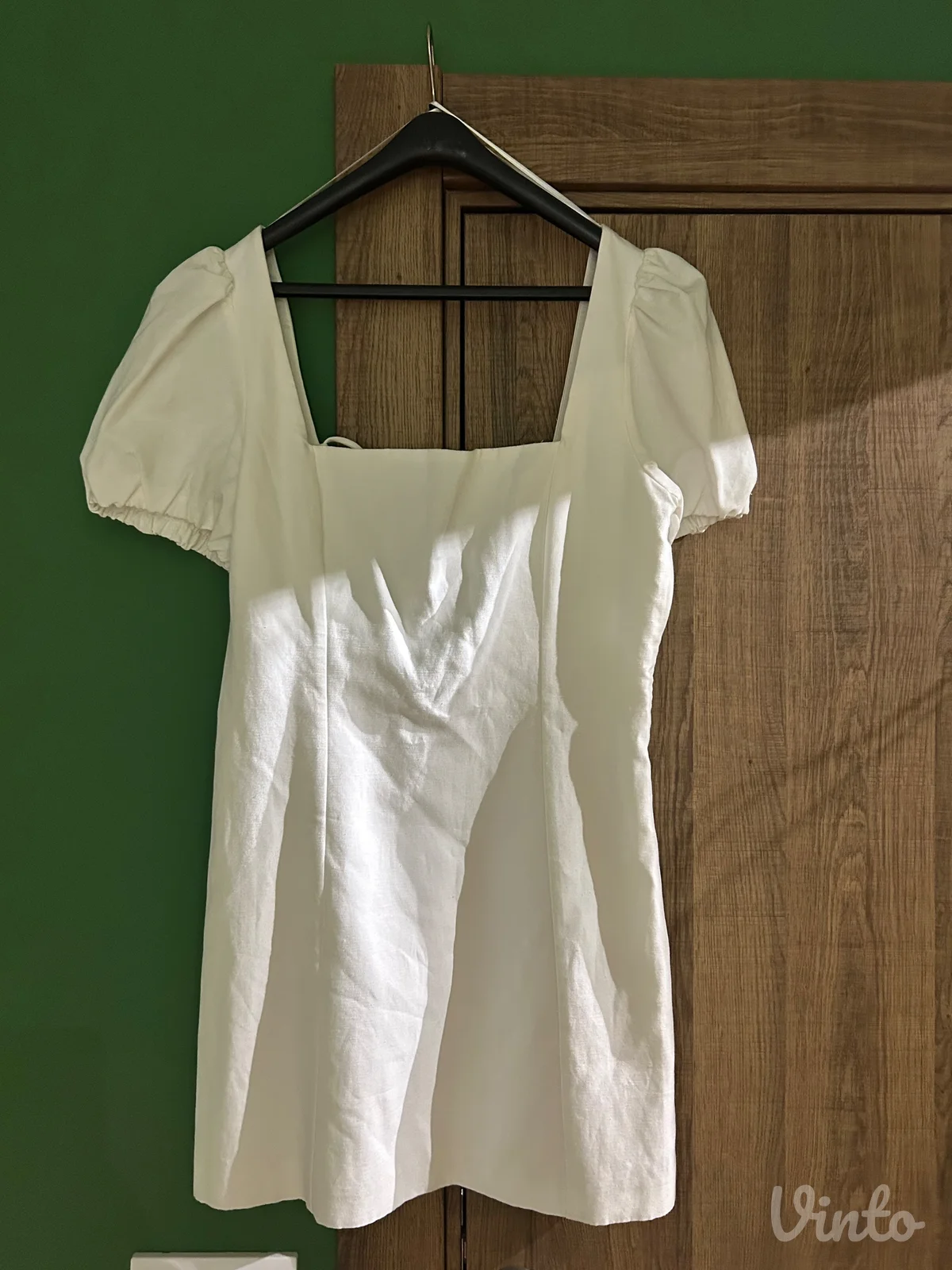 Bela mini Zara haljina sa pufnastim rukavima