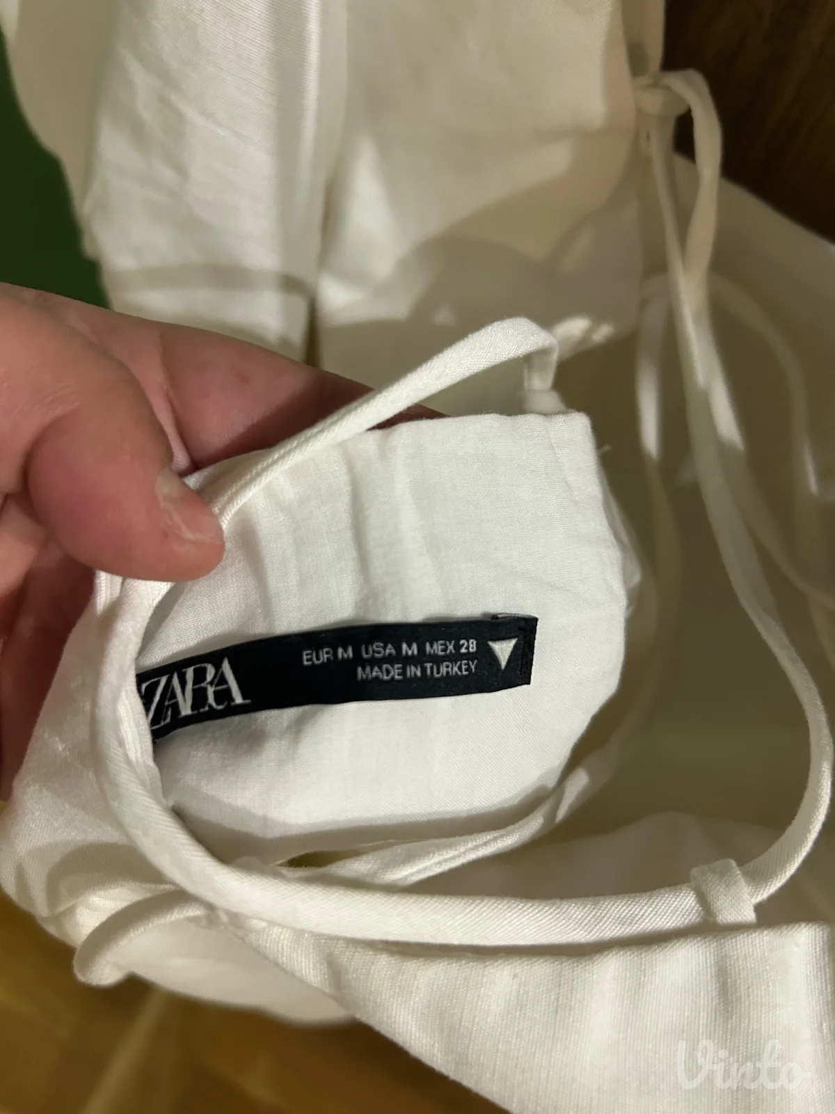 Bela mini Zara haljina sa pufnastim rukavima