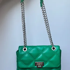 Stradivarius torbica