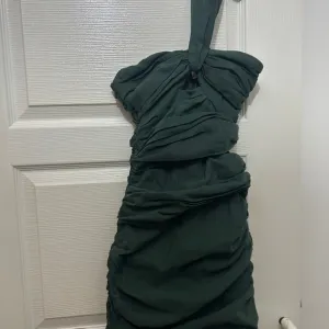 Zara zelena haljina NOVA