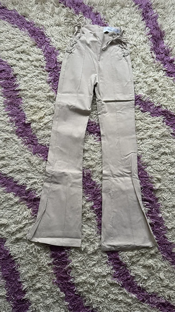 bež pantalone - bershka