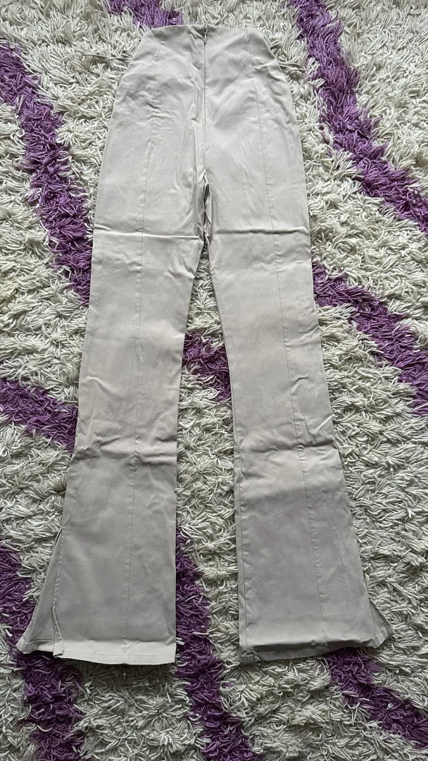 bež pantalone - bershka