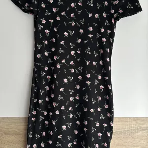 crna haljina - sinsay