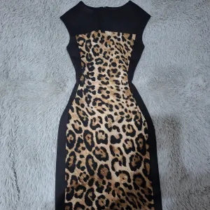 Crna haljina sa leopard printom
