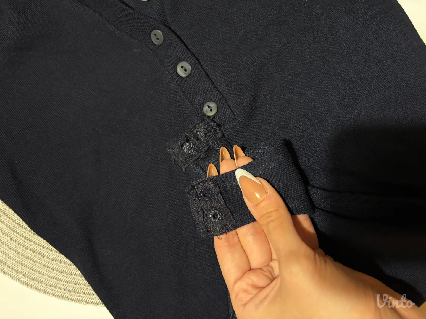Zara trget bodi sa dugmicima