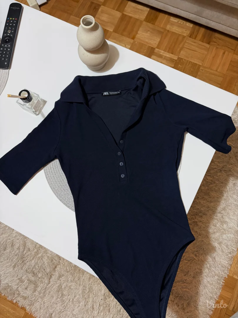Zara trget bodi sa dugmicima