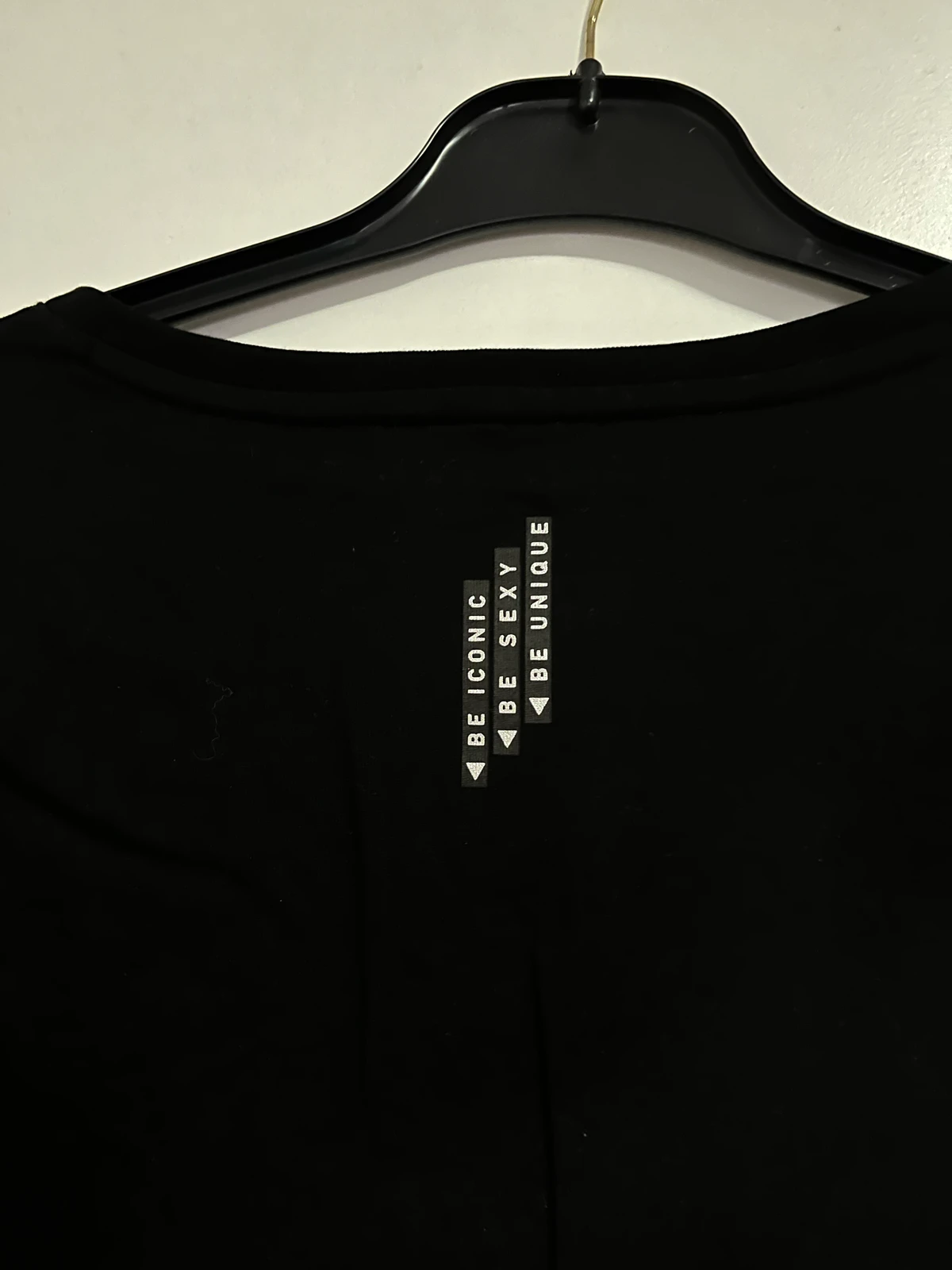 AKCIJA! Bluza Guess(original), nikad obucena. - S velicina.