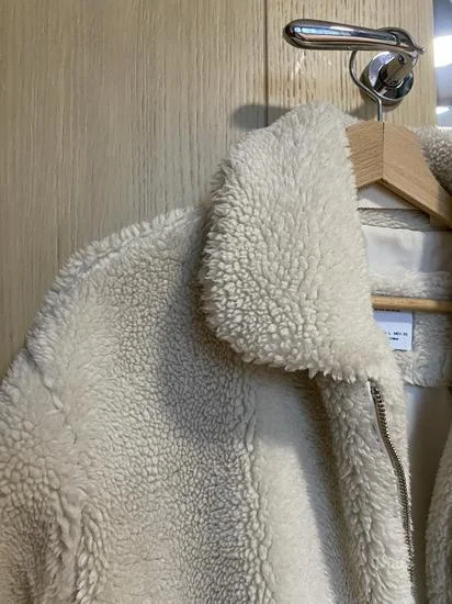 Bershka teddy jaknica