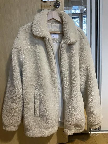 Bershka teddy jaknica