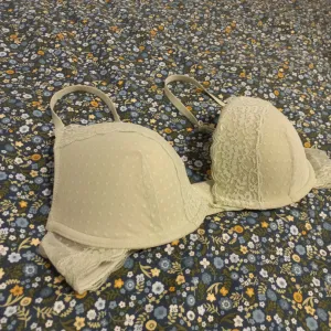 womens secret brus 75c