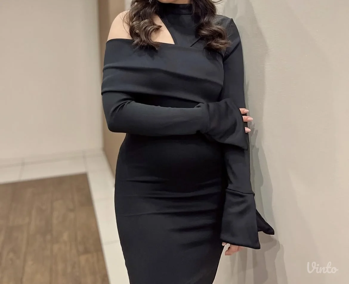 Elegantna crna haljina