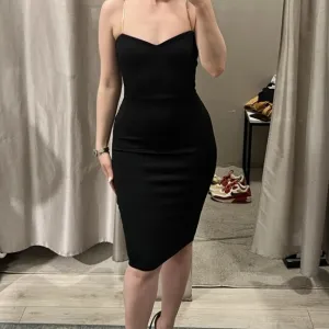 Blondy crna koktel haljina