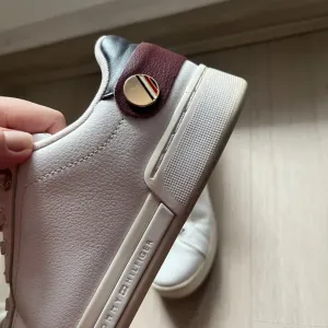 Tommy Hilfiger zenske patike