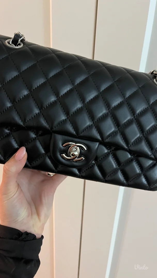Chanel lambskin flap torbica