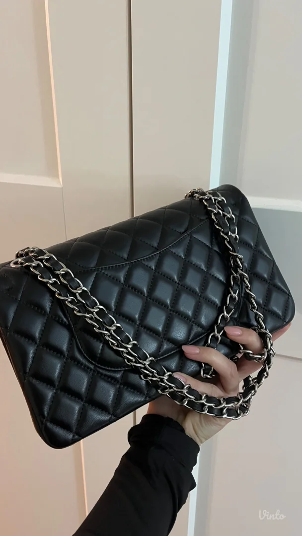 Chanel lambskin flap torbica