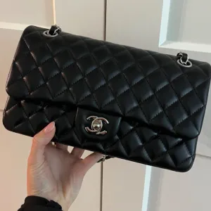 Chanel lambskin flap torbica