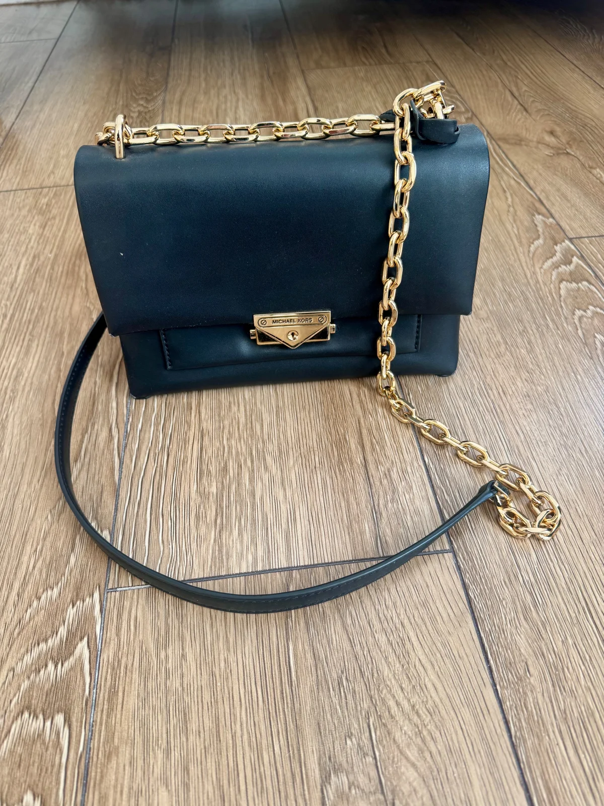 Michael Kors tasna