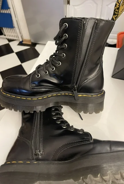 Cizme Martinke ( Dr Martens) kao Nove 39