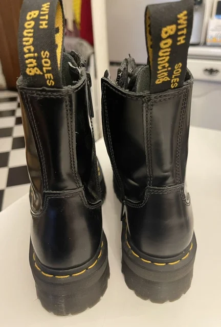 Cizme Martinke ( Dr Martens) kao Nove 39