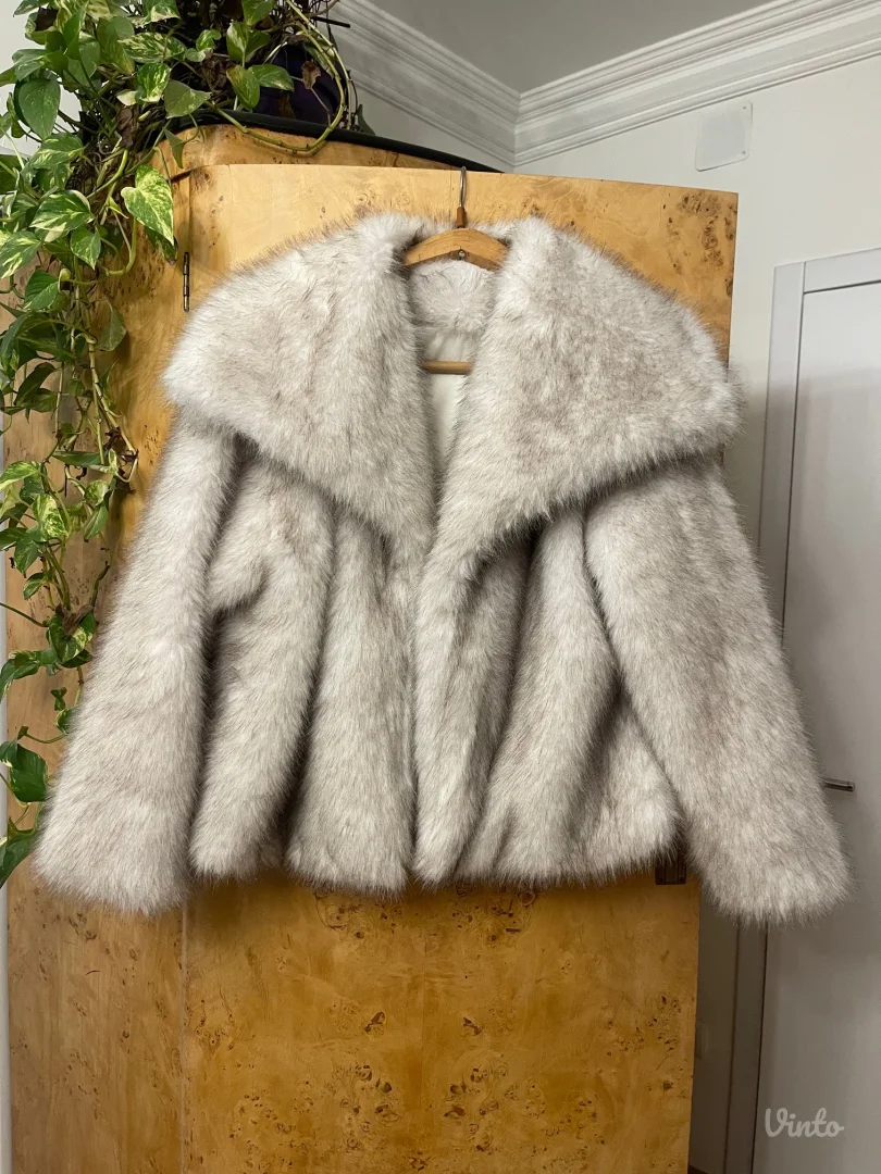 Bunda - jakna od vestackog krzna NOVA