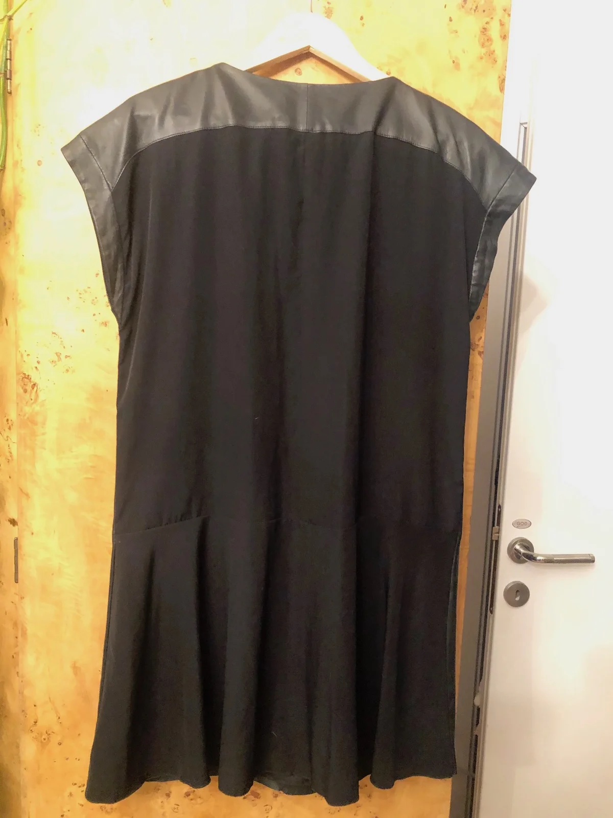 Haljina SPORTMAX platno- koza