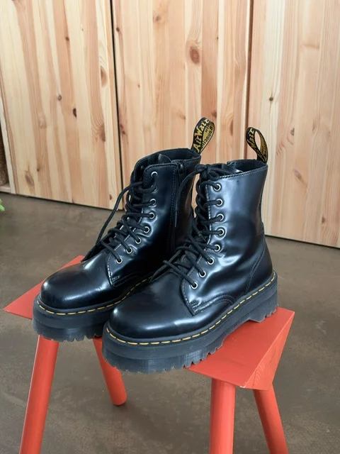 Cizme Martinke ( Dr Martens) kao Nove 39