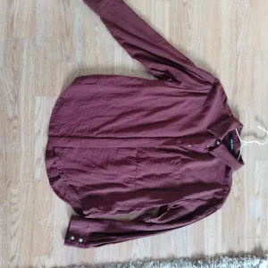 braon ženska košulja