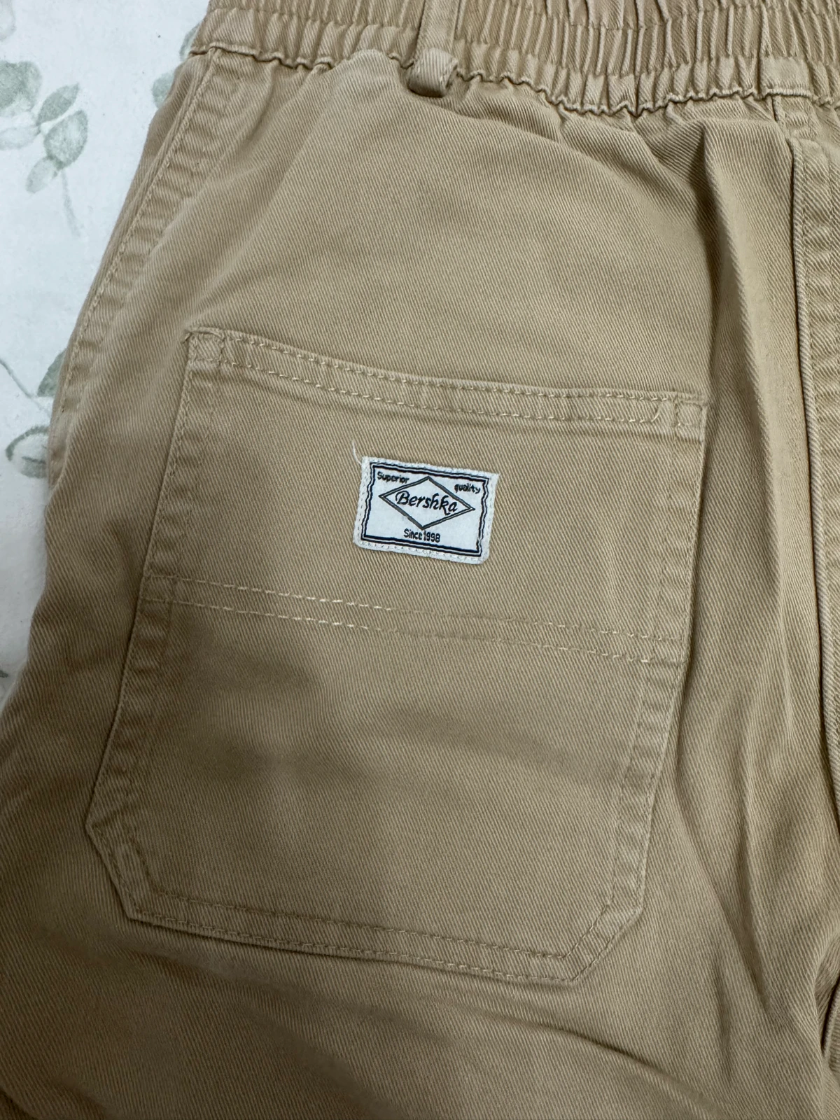 bershka cargo pantalone