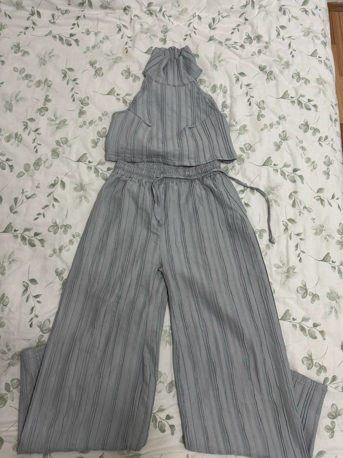 komplet pantalone i top