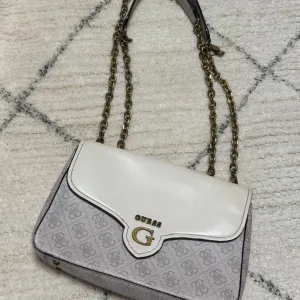 Guess - ženska torba