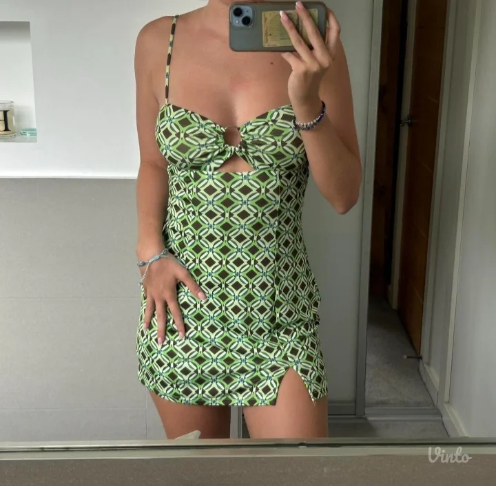 Bershka haljina NOVO