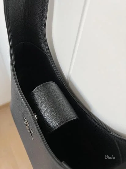 Calvin Klein crna torbica