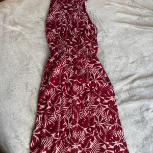 Bordo haljina