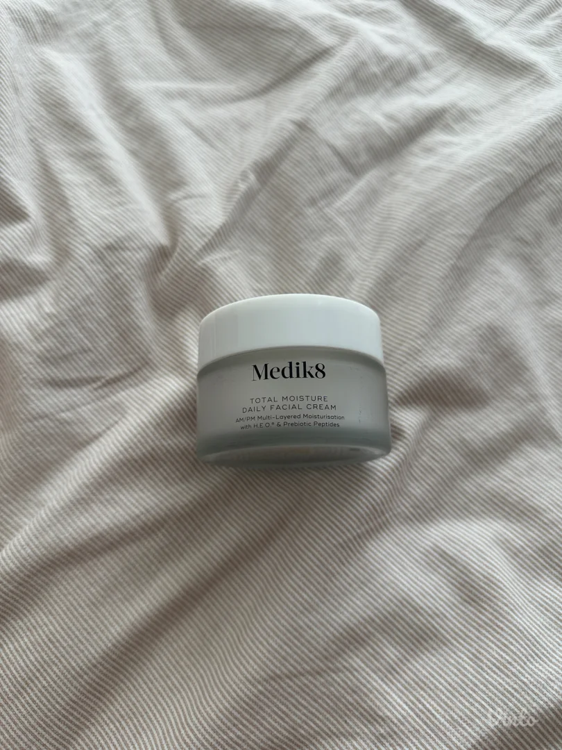 Medik8 total moisture krema