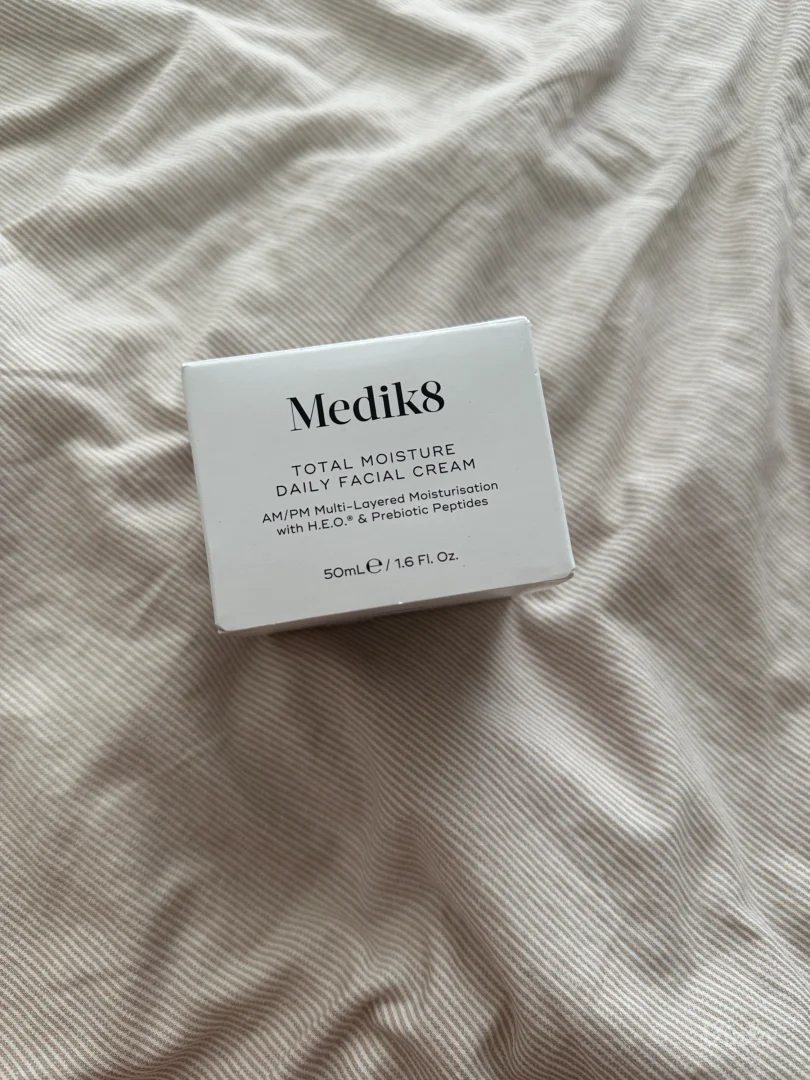 Medik8 total moisture krema