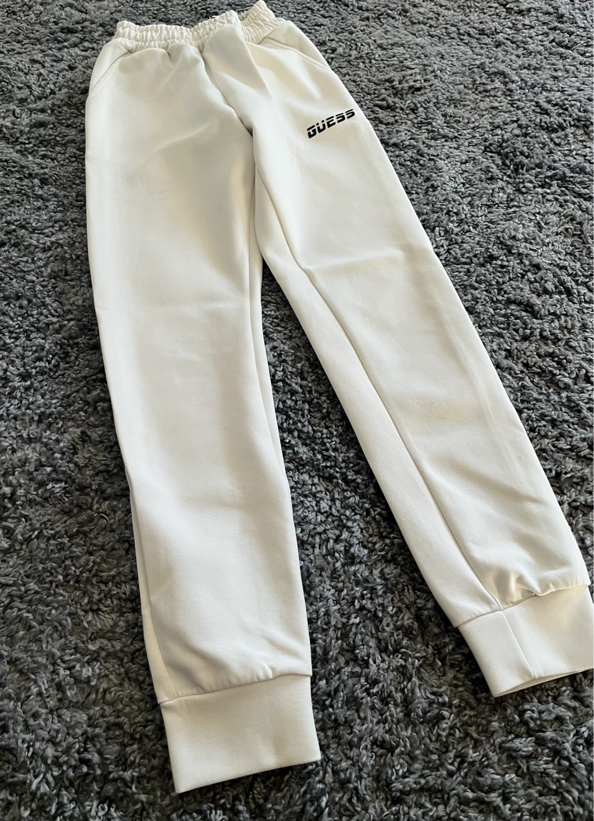 Guess trenerka