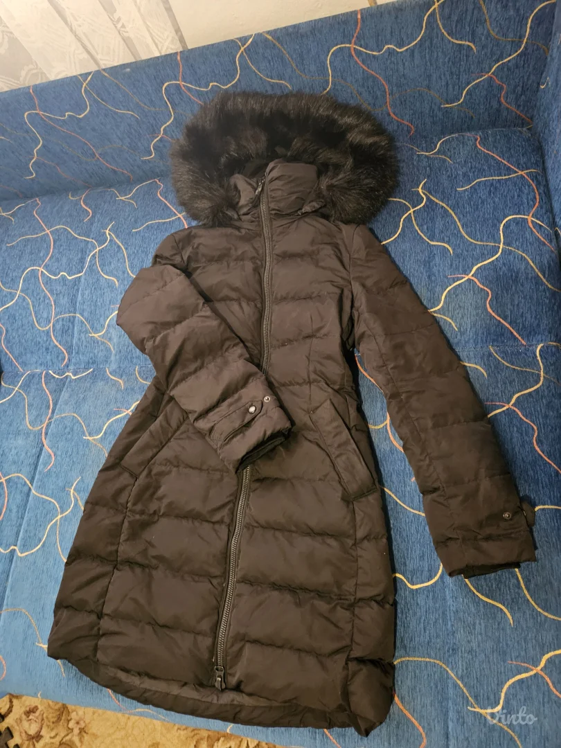 Zara ženska zimska jakna