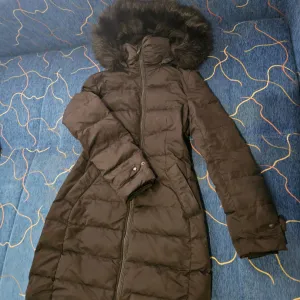 Zara ženska zimska jakna